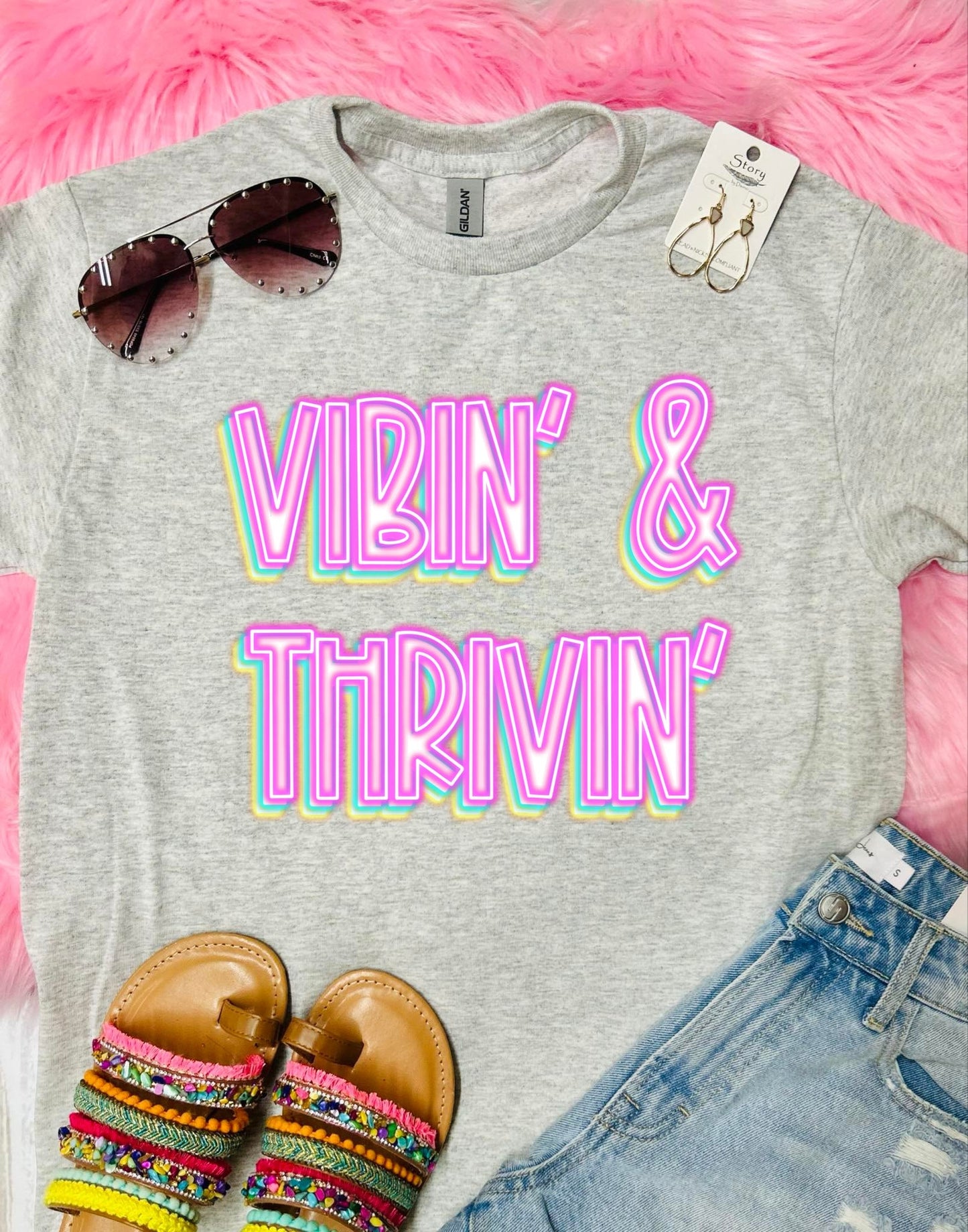 Vibin' & Thrivin' Ash Grey Tee