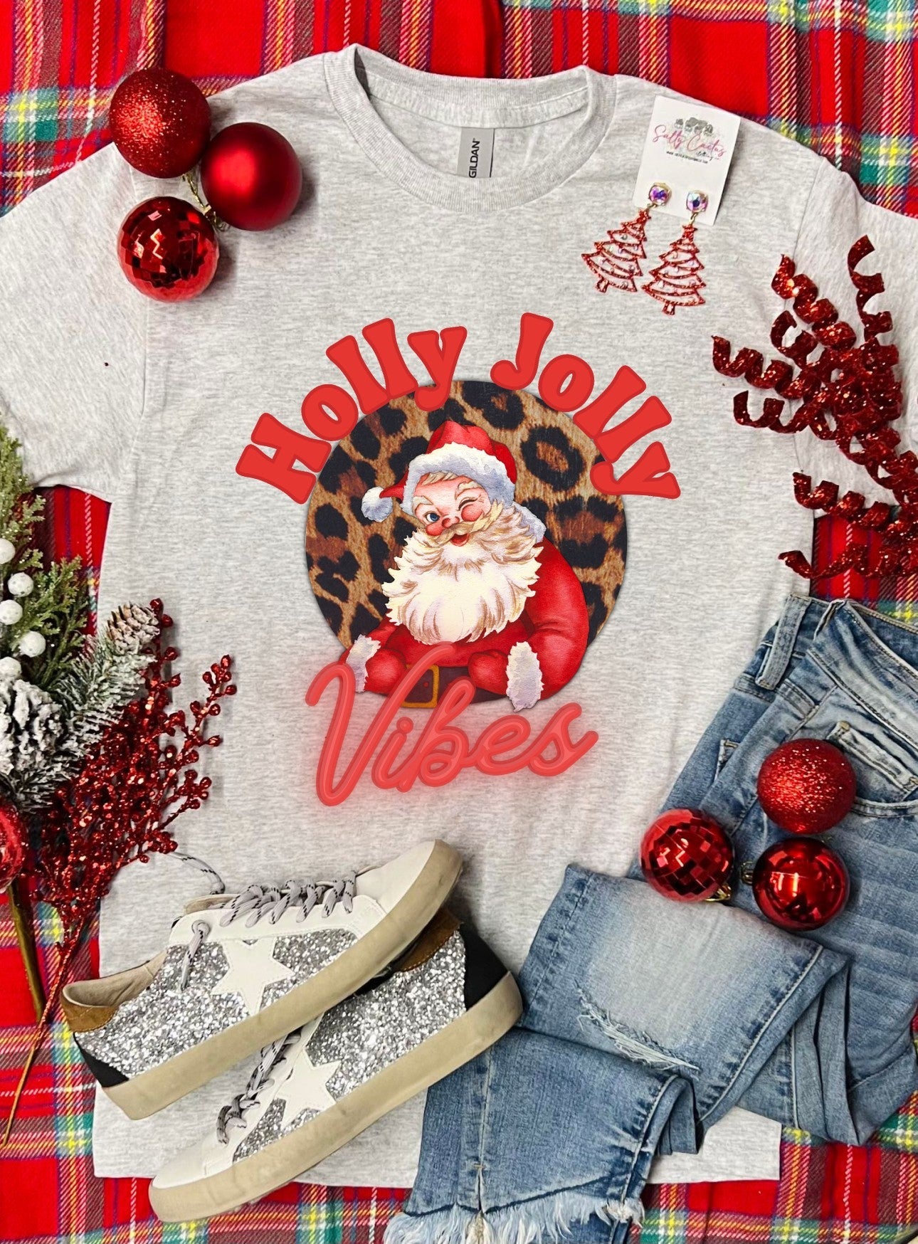 Holly Jolly Santa Vibes Leopard Ash Grey Tee