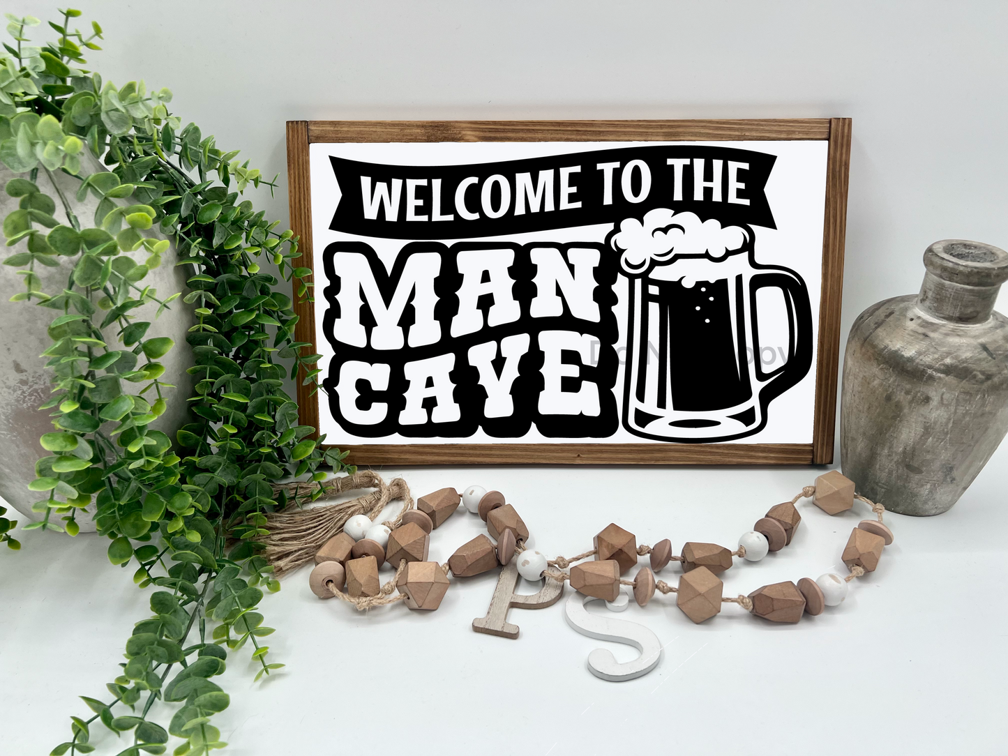 WELCOME TO THE MAN CAVE  - White/Thick/E. Amer. - Wood Sign